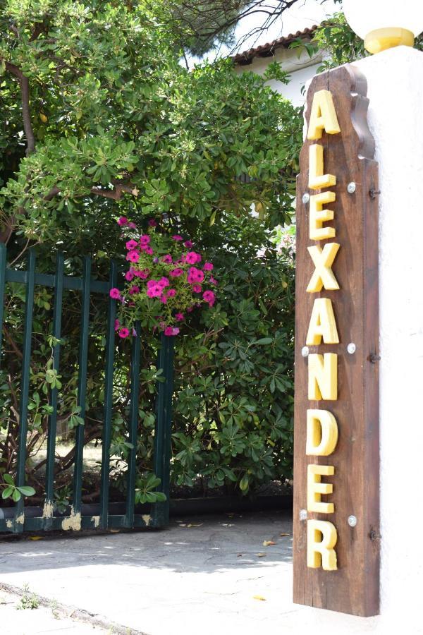 Alexander Aparthotel Pefkochori Exterior photo